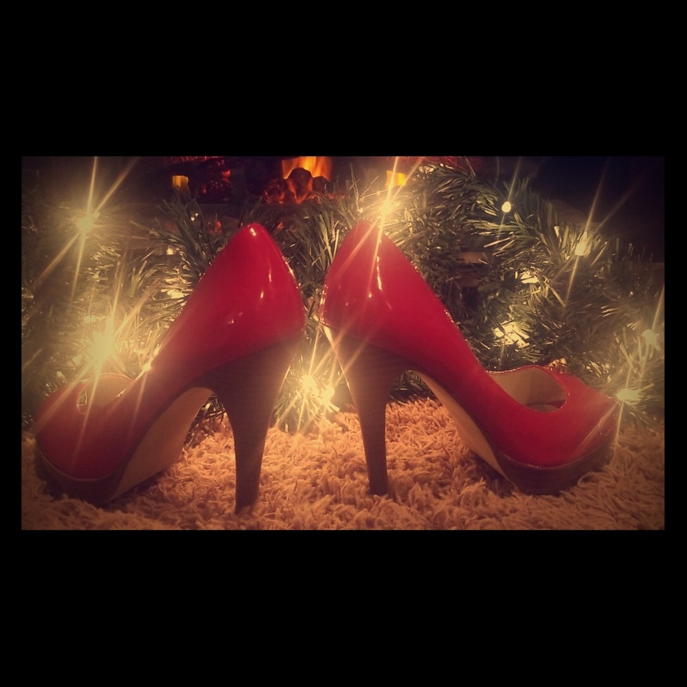 Hot red Mossimo heels!!! 👠